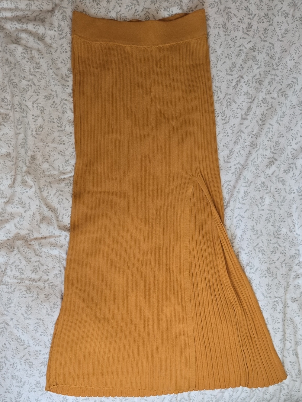 Wilfred Ribbed Knit Skirt in Camel